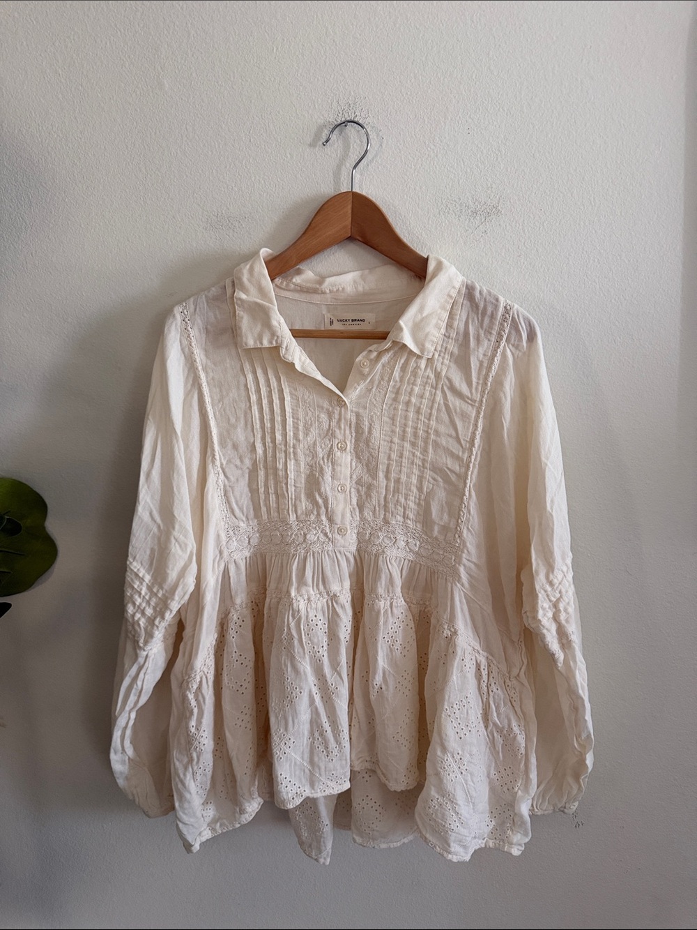 Women’s Cream Eyelet Peasant Blouse Lucky Brand
